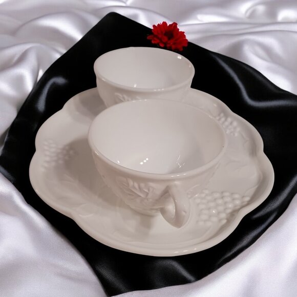 VTG  Indiana White Milk Glass  Harvest Pattern Grape Motif Snack Luncheon Set - Picture 3 of 12